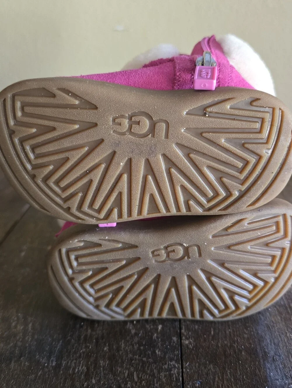 UGG Ramona Toddler 4/5 Girl Bootie Boots Shoes Hot Pink Winter Sheepskin